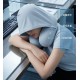 搭飛機高鐵必備!!😴冰絲慢回彈連帽U型頸枕【附收納盒】